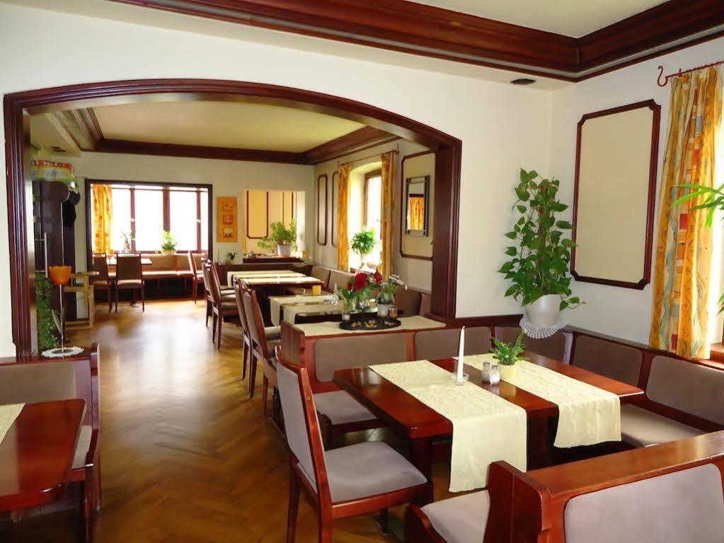 FDH Hotel Koenigsaecker מראה חיצוני תמונה