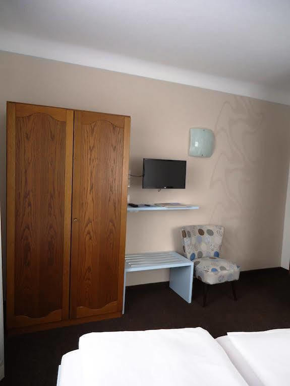 FDH Hotel Koenigsaecker מראה חיצוני תמונה